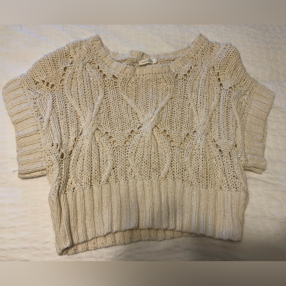 Neuflora Cream Knit Cropped Cable Sweater